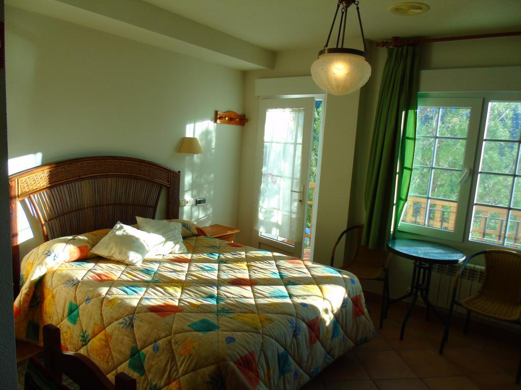 Apartamentos Turisticos Cumbres Verdes La Zubia  Pokoj fotografie