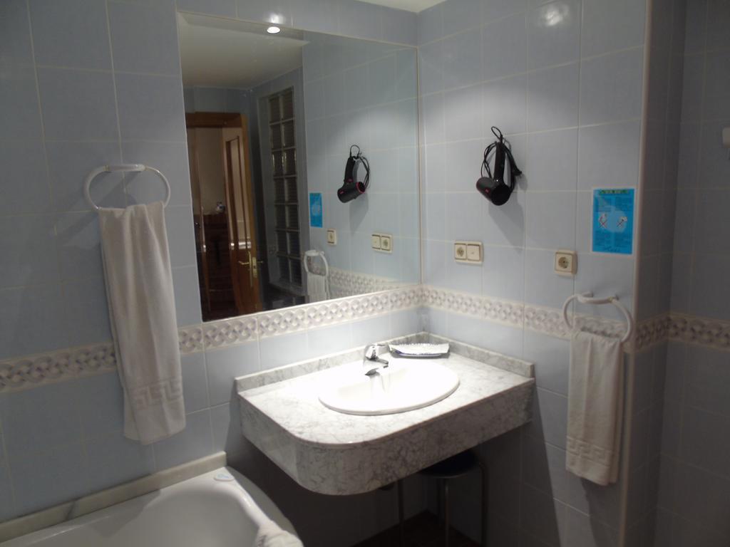 Apartamentos Turisticos Cumbres Verdes La Zubia  Pokoj fotografie