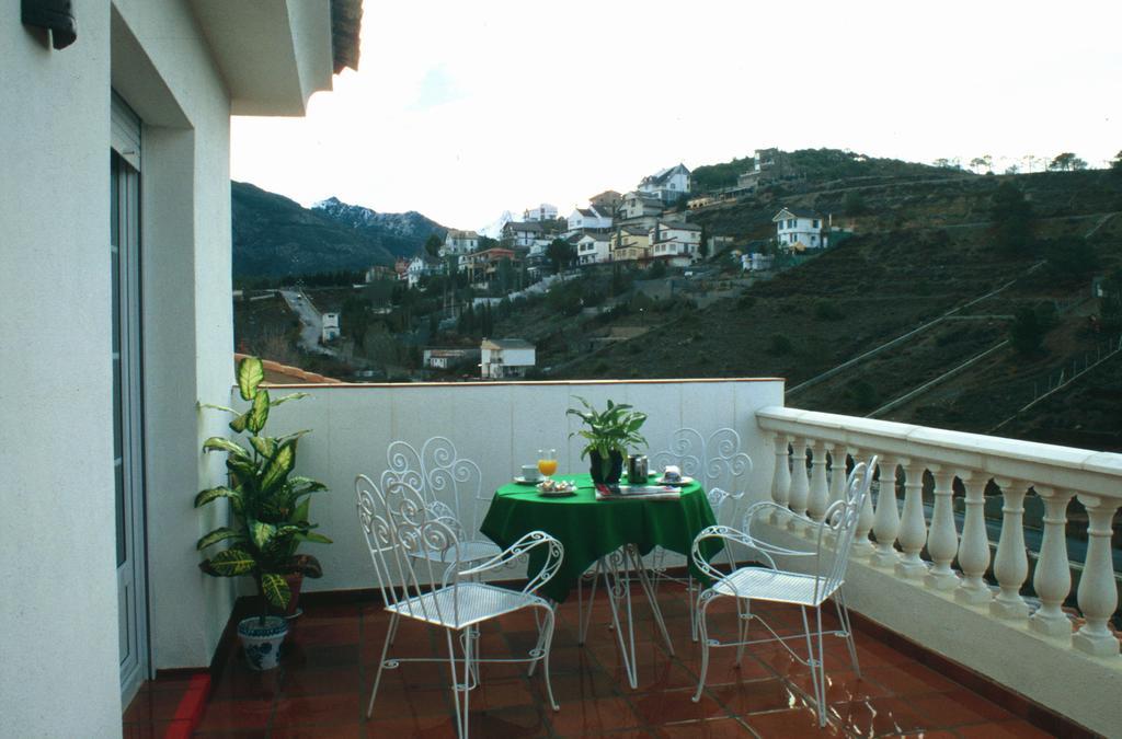Apartamentos Turisticos Cumbres Verdes La Zubia  Pokoj fotografie